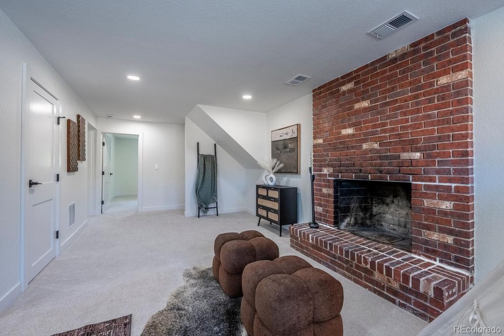Image 25 of property listing at 7019 W Portland Avenue, Littleton, CO 80128