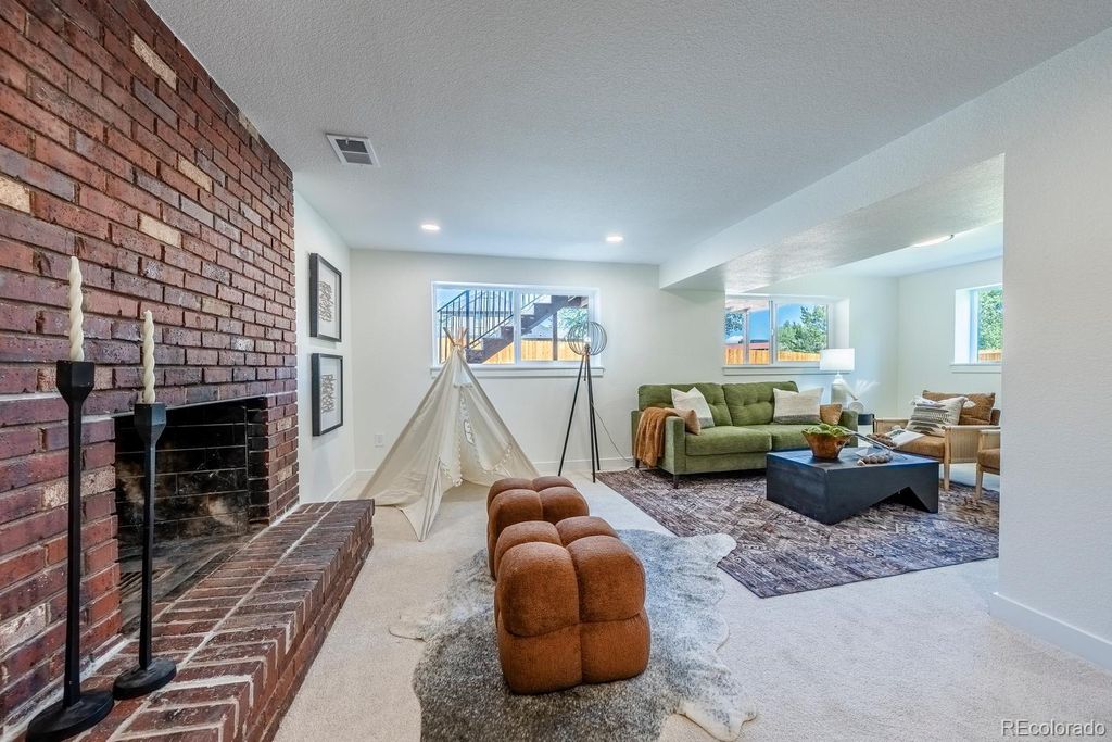 Image 26 of property listing at 7019 W Portland Avenue, Littleton, CO 80128