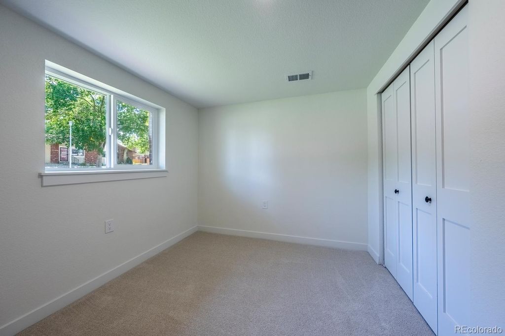 Image 27 of property listing at 7019 W Portland Avenue, Littleton, CO 80128