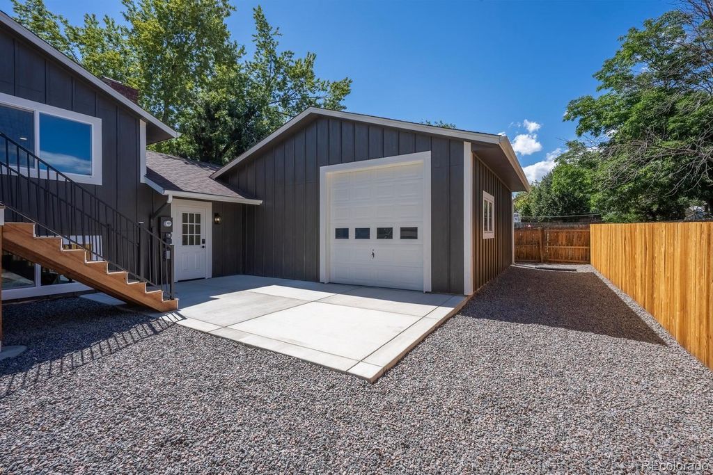 Image 34 of property listing at 7019 W Portland Avenue, Littleton, CO 80128