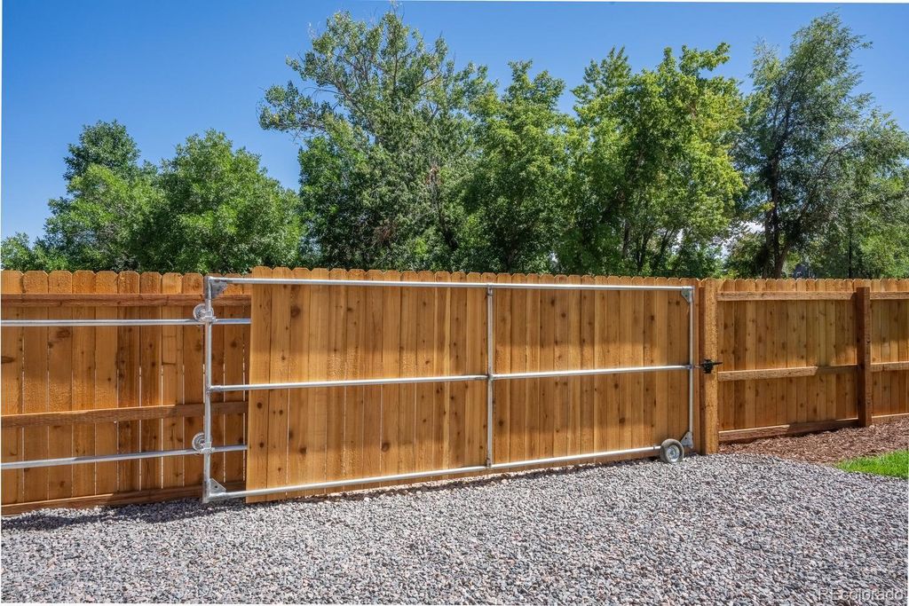 Image 36 of property listing at 7019 W Portland Avenue, Littleton, CO 80128