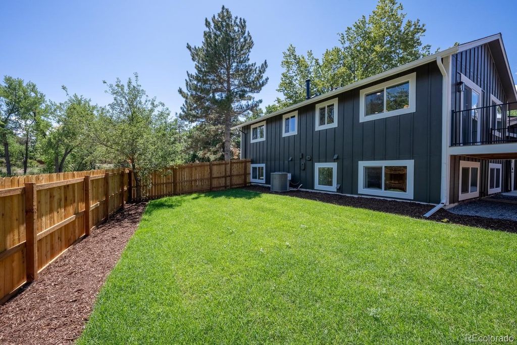 Image 37 of property listing at 7019 W Portland Avenue, Littleton, CO 80128