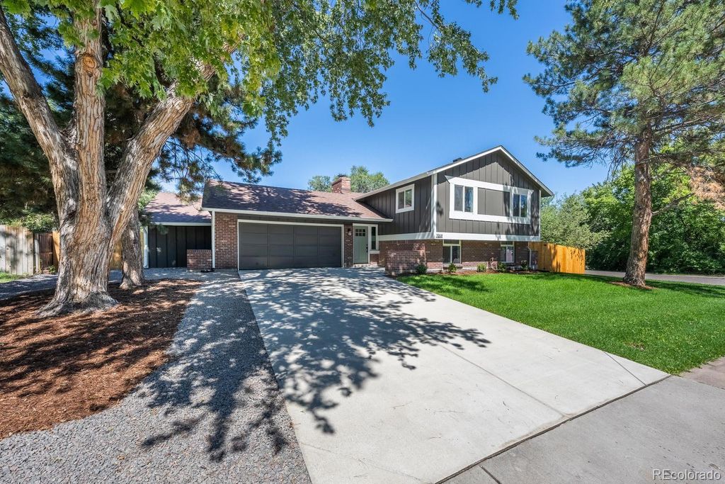Image 45 of property listing at 7019 W Portland Avenue, Littleton, CO 80128