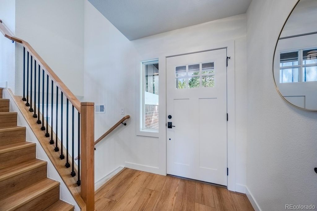 Image 8 of property listing at 7019 W Portland Avenue, Littleton, CO 80128