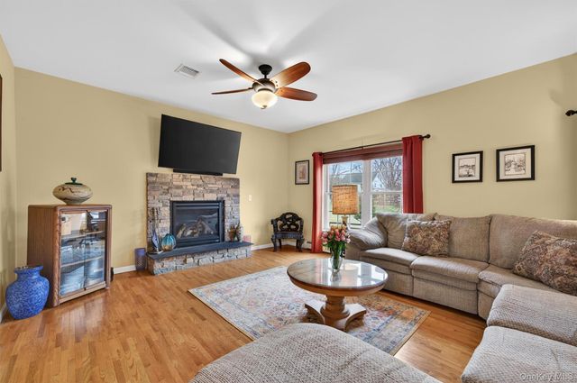 7 Maidstone Lane, Monroe, NY 10950