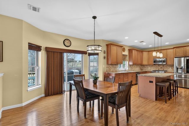 7 Maidstone Lane, Monroe, NY 10950