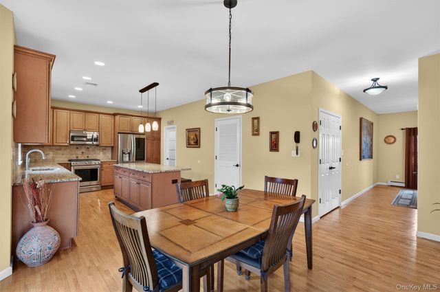 7 Maidstone Lane, Monroe, NY 10950