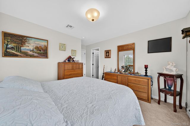 7 Maidstone Lane, Monroe, NY 10950