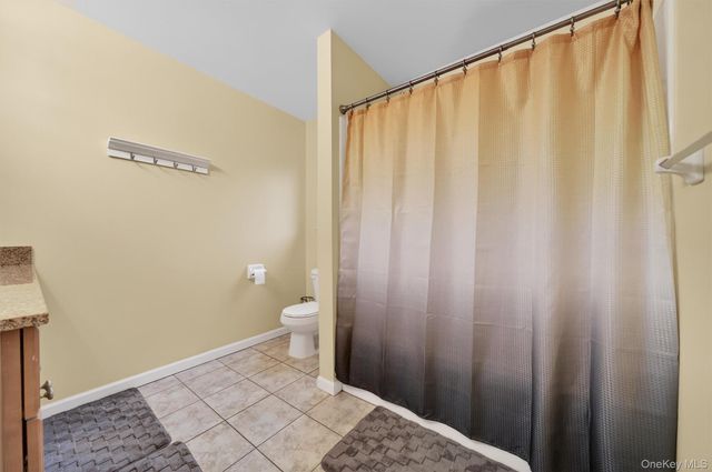 7 Maidstone Lane, Monroe, NY 10950