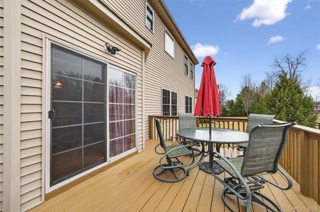 7 Maidstone Lane, Monroe, NY 10950