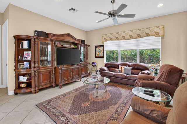 8855 Starhaven Cove, Boynton Beach, FL 33473