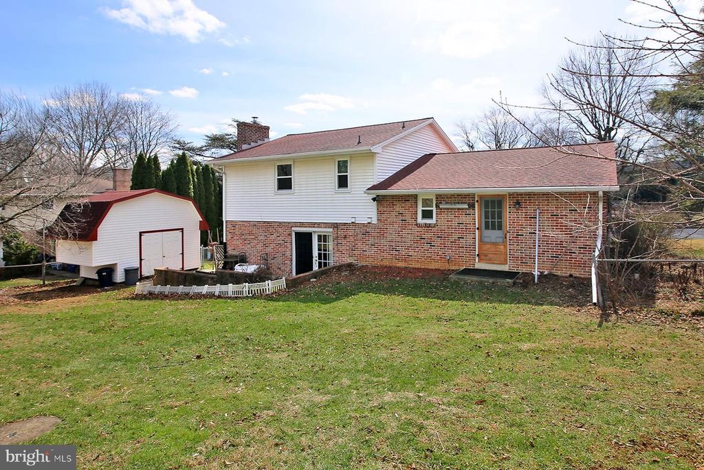 129 JUNIPER ST, Lebanon, PA 17042