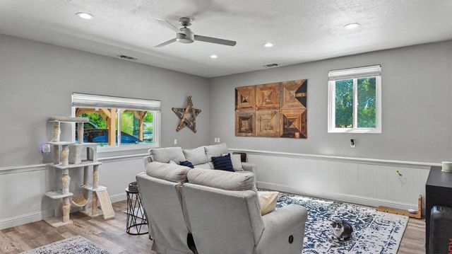 2315 Cottage Dr, Auburn, CA 95603