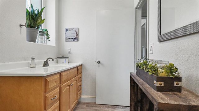 2315 Cottage Dr, Auburn, CA 95603