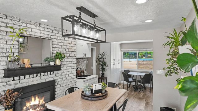 2315 Cottage Dr, Auburn, CA 95603