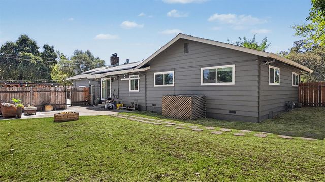 2315 Cottage Dr, Auburn, CA 95603