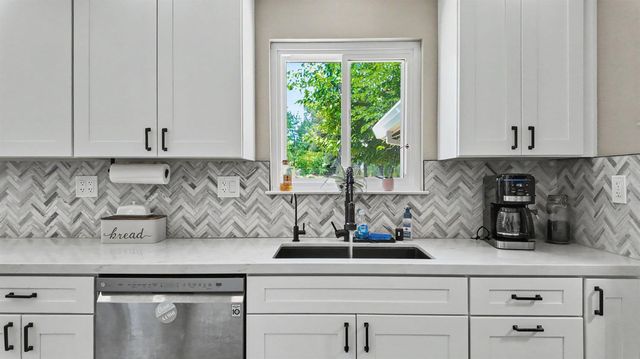 2315 Cottage Dr, Auburn, CA 95603