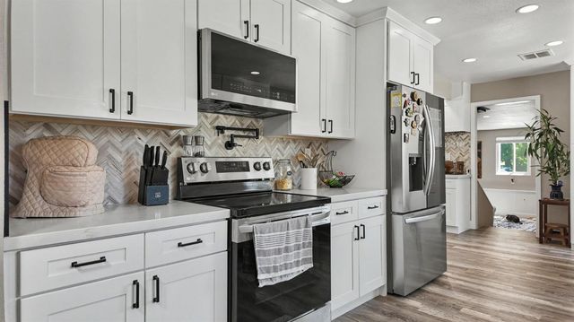 2315 Cottage Dr, Auburn, CA 95603