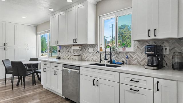2315 Cottage Dr, Auburn, CA 95603