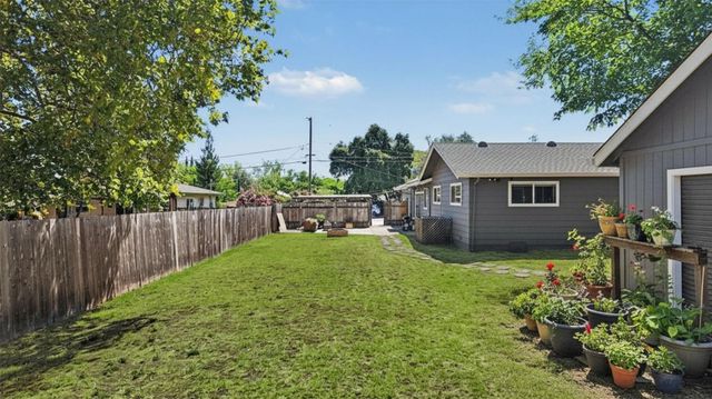 2315 Cottage Dr, Auburn, CA 95603