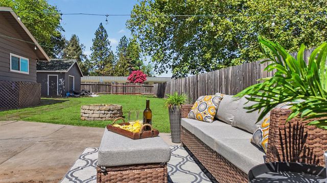 2315 Cottage Dr, Auburn, CA 95603