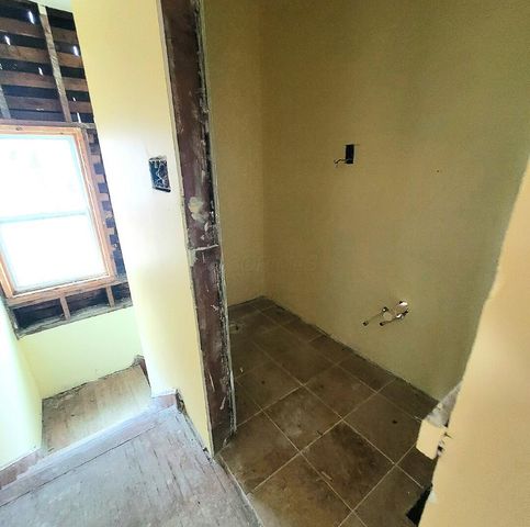 1921 Sullivant Avenue, Columbus, OH 43223