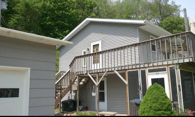 4811 Lynn Hollow Lane, Potosi, WI 53820