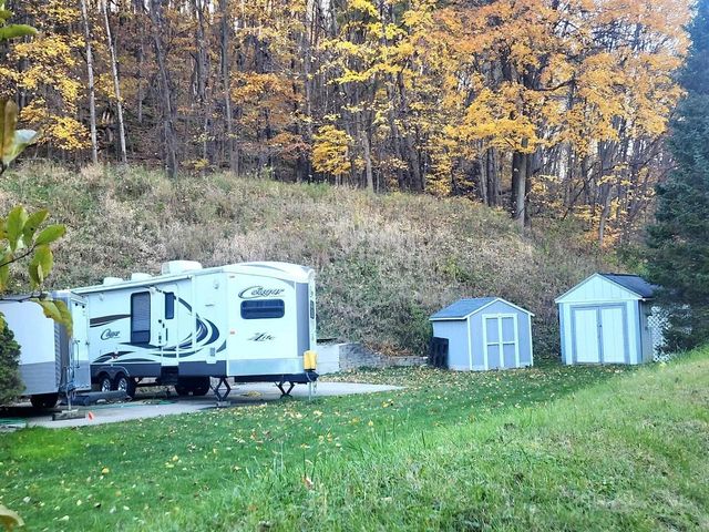 4811 Lynn Hollow Lane, Potosi, WI 53820