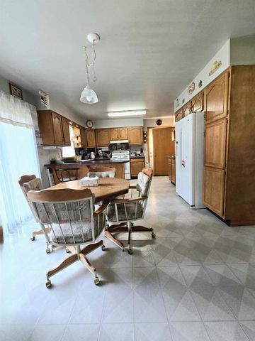 4811 Lynn Hollow Lane, Potosi, WI 53820