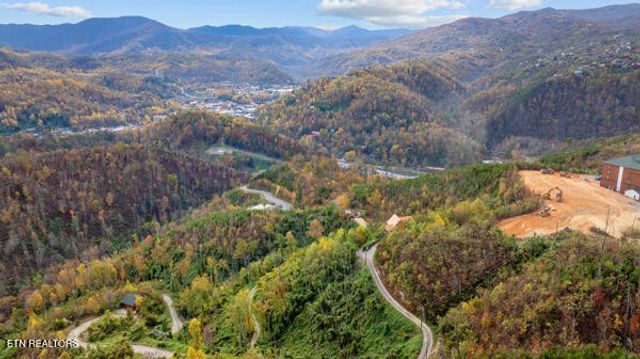 639 Kristis Place, Gatlinburg, TN 37738