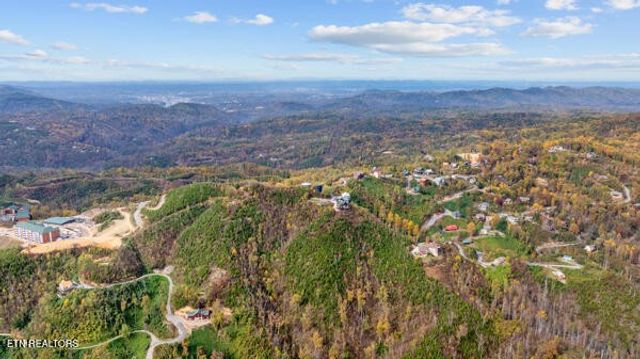 639 Kristis Place, Gatlinburg, TN 37738