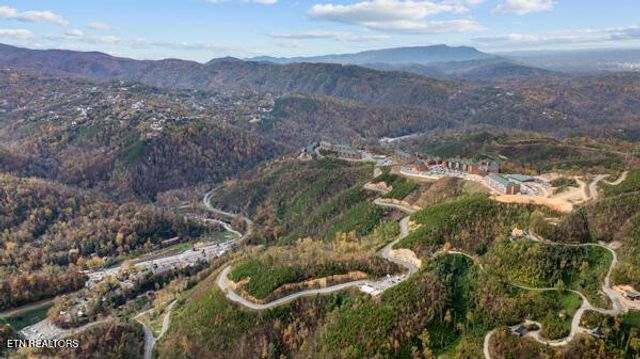 639 Kristis Place, Gatlinburg, TN 37738