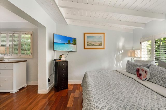 310 Greenwood Dr, Key Biscayne, FL 33149