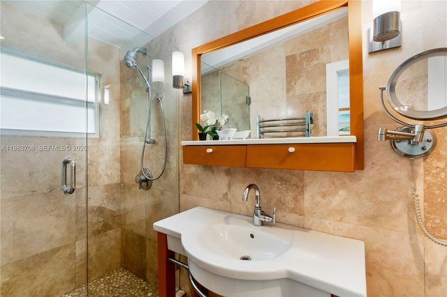 310 Greenwood Dr, Key Biscayne, FL 33149
