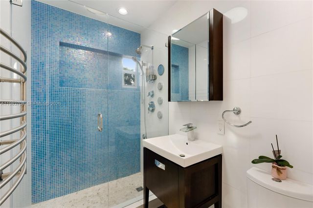 310 Greenwood Dr, Key Biscayne, FL 33149