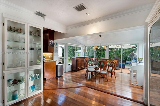 310 Greenwood Dr, Key Biscayne, FL 33149