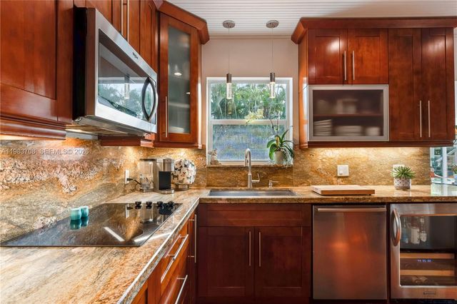 310 Greenwood Dr, Key Biscayne, FL 33149
