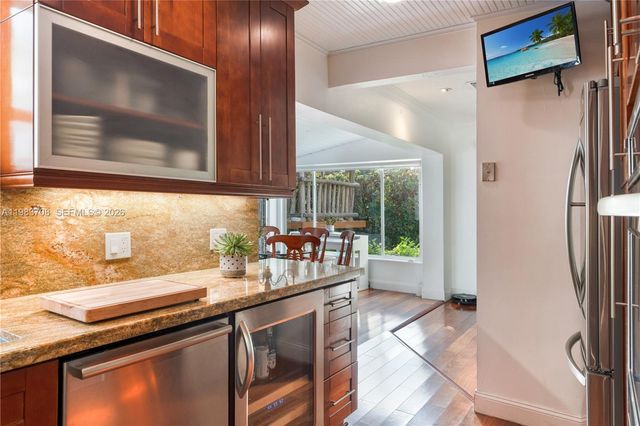 310 Greenwood Dr, Key Biscayne, FL 33149