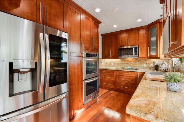 310 Greenwood Dr, Key Biscayne, FL 33149