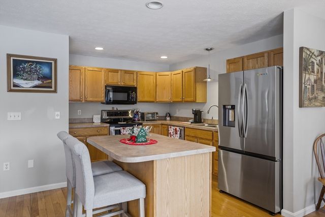 12 Meditation Ln 12, Lancaster, MA 01523