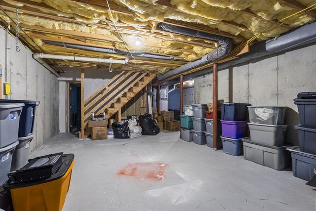 12 Meditation Ln 12, Lancaster, MA 01523