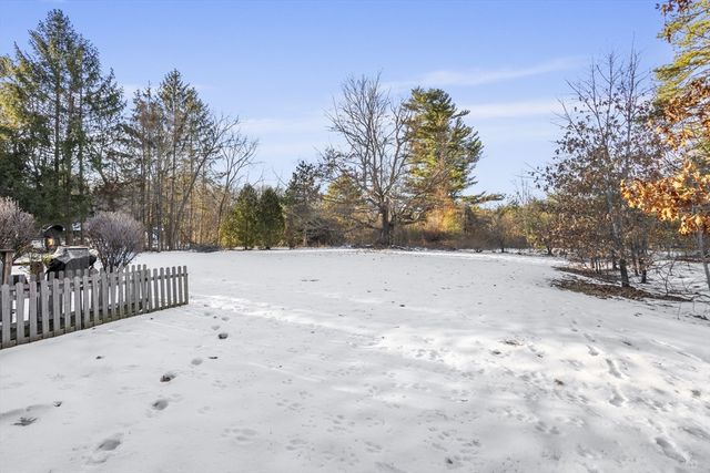 12 Meditation Ln 12, Lancaster, MA 01523