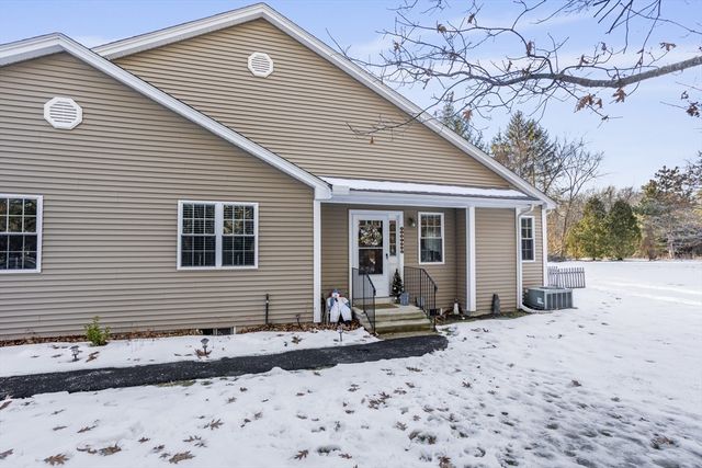 12 Meditation Ln 12, Lancaster, MA 01523