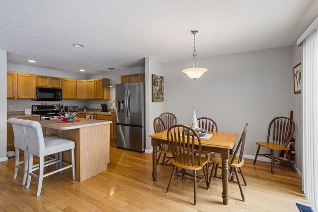 12 Meditation Ln 12, Lancaster, MA 01523