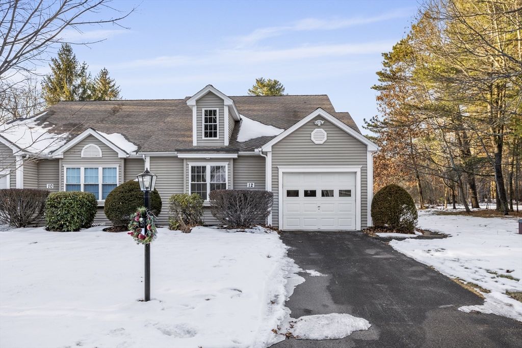 12 Meditation Ln 12, Lancaster, MA 01523