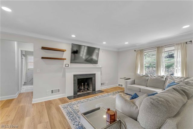 4519 W Ridgewood Drive, Parma, OH 44134