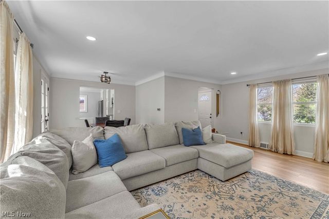 4519 W Ridgewood Drive, Parma, OH 44134