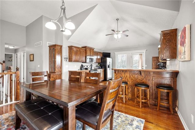 603 Bradford Court, Raymore, MO 64083