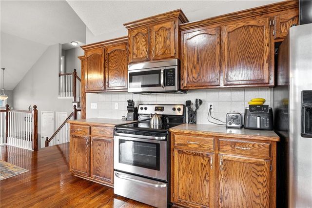 603 Bradford Court, Raymore, MO 64083