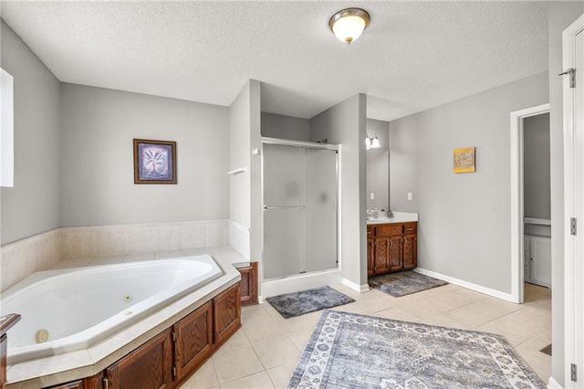 603 Bradford Court, Raymore, MO 64083